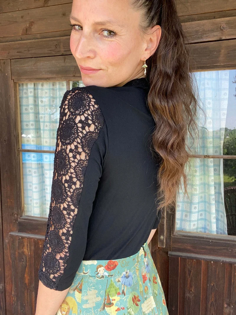 eleganter Dirndl-Body schwarz
