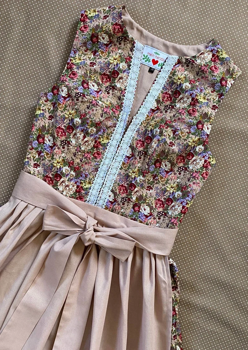 Dirndl "wilde Rose"