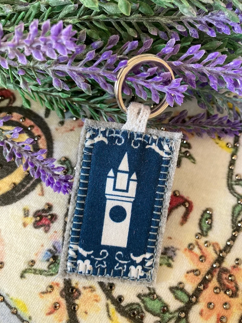 Schlüsselanhänger Turm blau