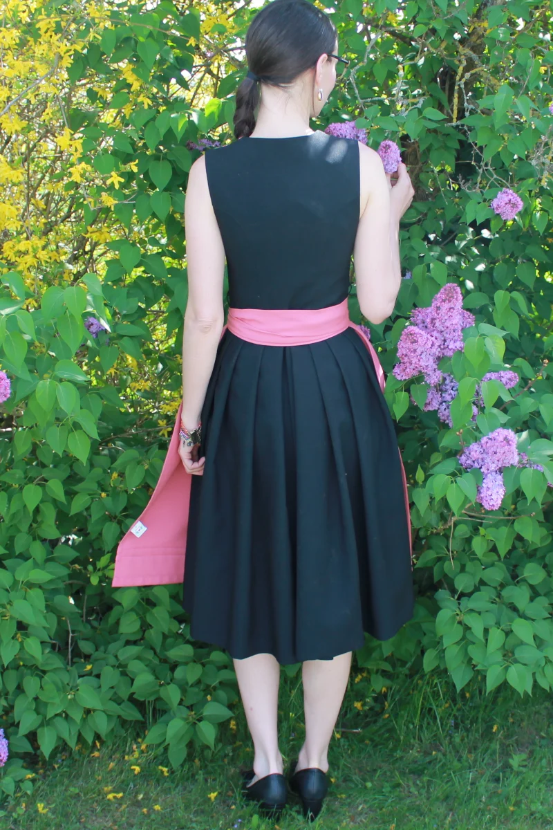 Dirndl Iza hochgeschlossen