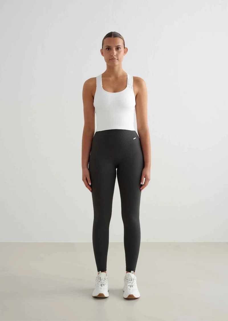 Ribbed Seamless High Support Bra in Weiß
