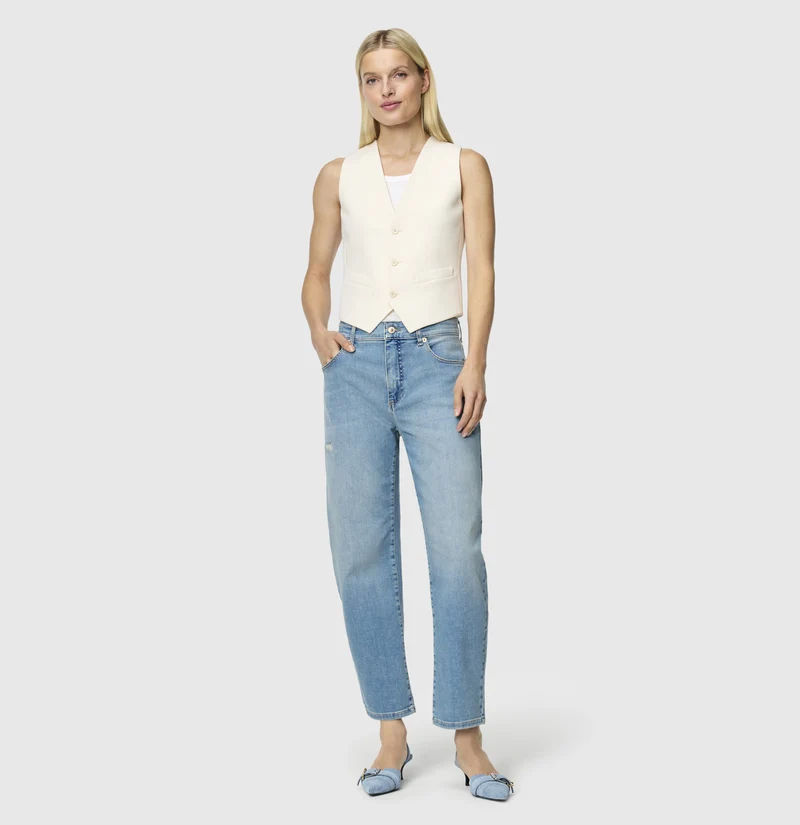 DANNI Barrel Fit Jeans