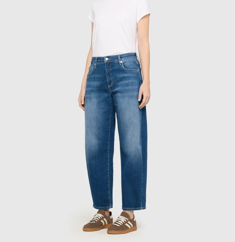 DANNI Barrel Fit Jeans