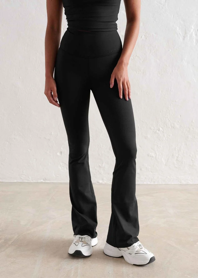 Sense Flare Petite Tights in Schwarz