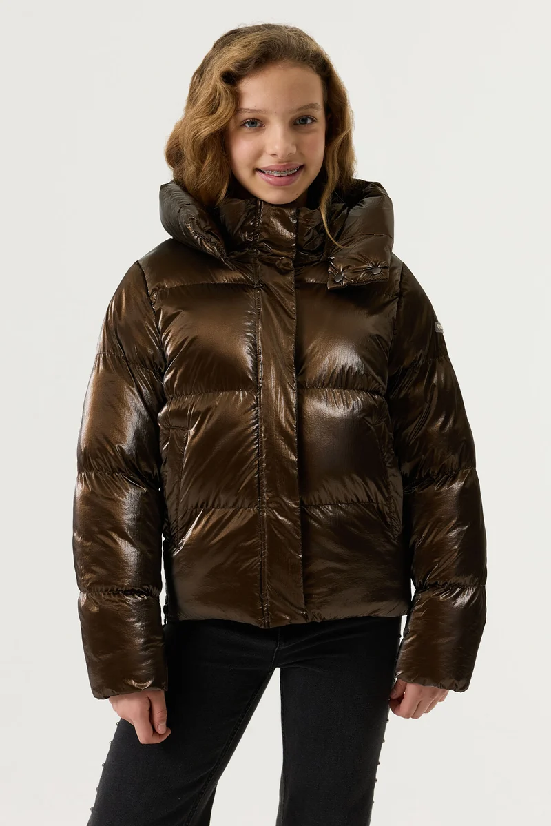 Glänzende Pufferjacke mit Kapuze