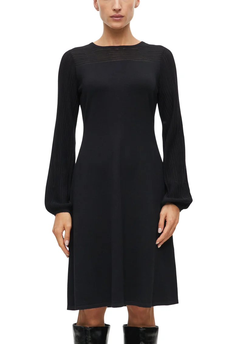 Feinstrickkleid mit Strukturmuster
