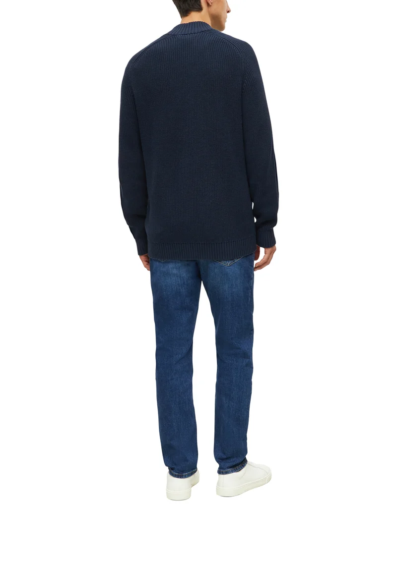 Strickjacke mit Stehkragen