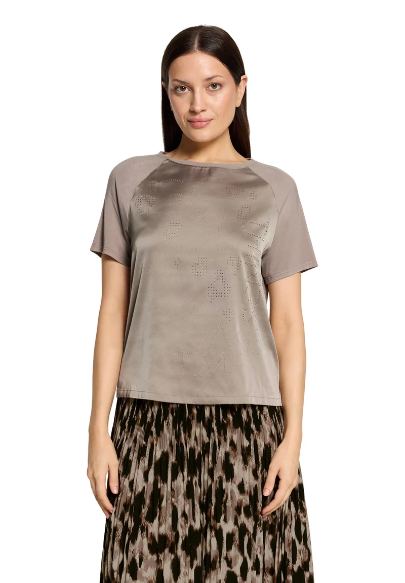 Blusenshirt mit Glitzersteinen und U-Boot-Ausschnitt