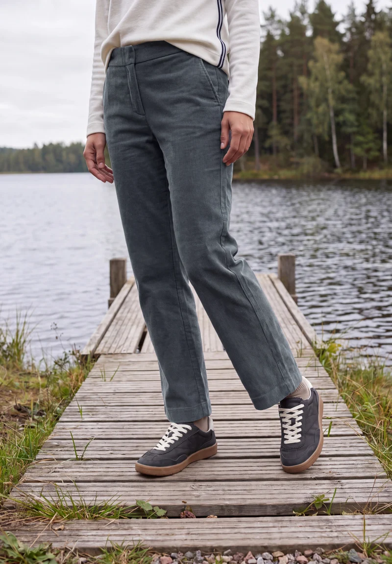 NEELE High-Waist-Cordhose