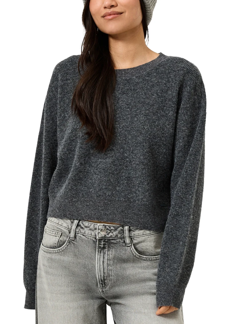 Passform Das Model ist 174 cm groß und trägt Größe S. Passform:Loose Fit