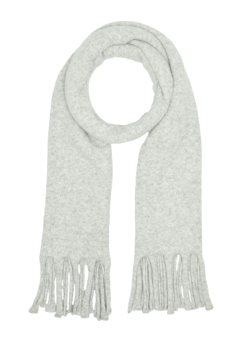 Gestrickter Schal mit Fransen