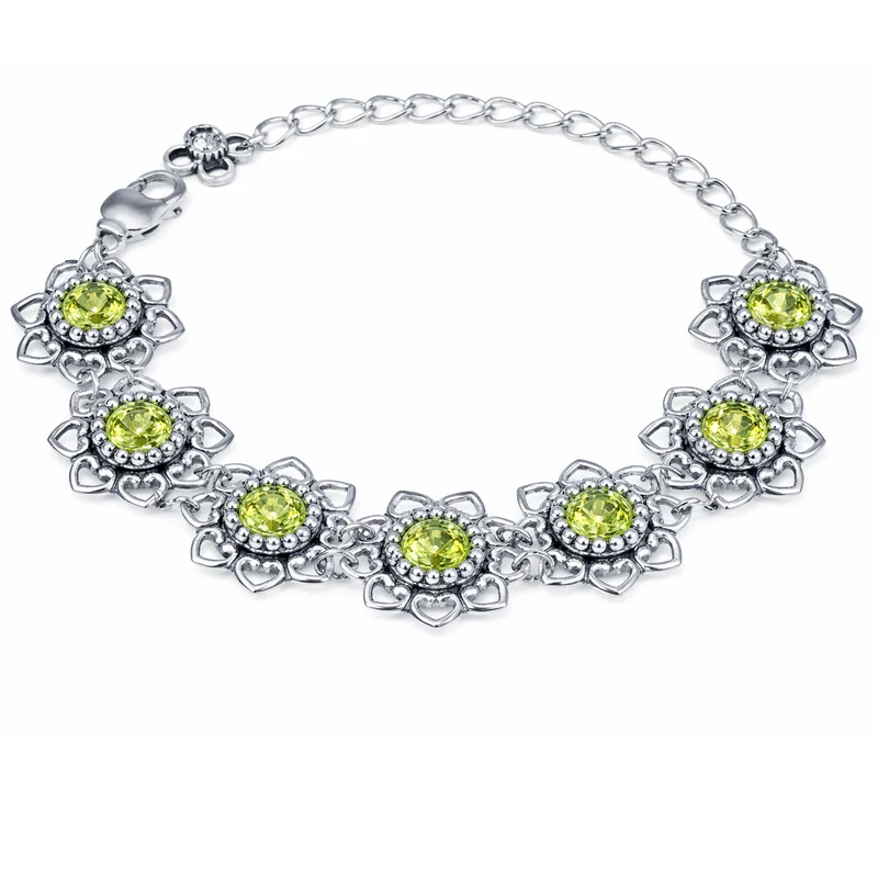 LUISIA® Armband "Leandra" mit Herzblüten und Premium Kristallen | Peridot / Apfelgrün