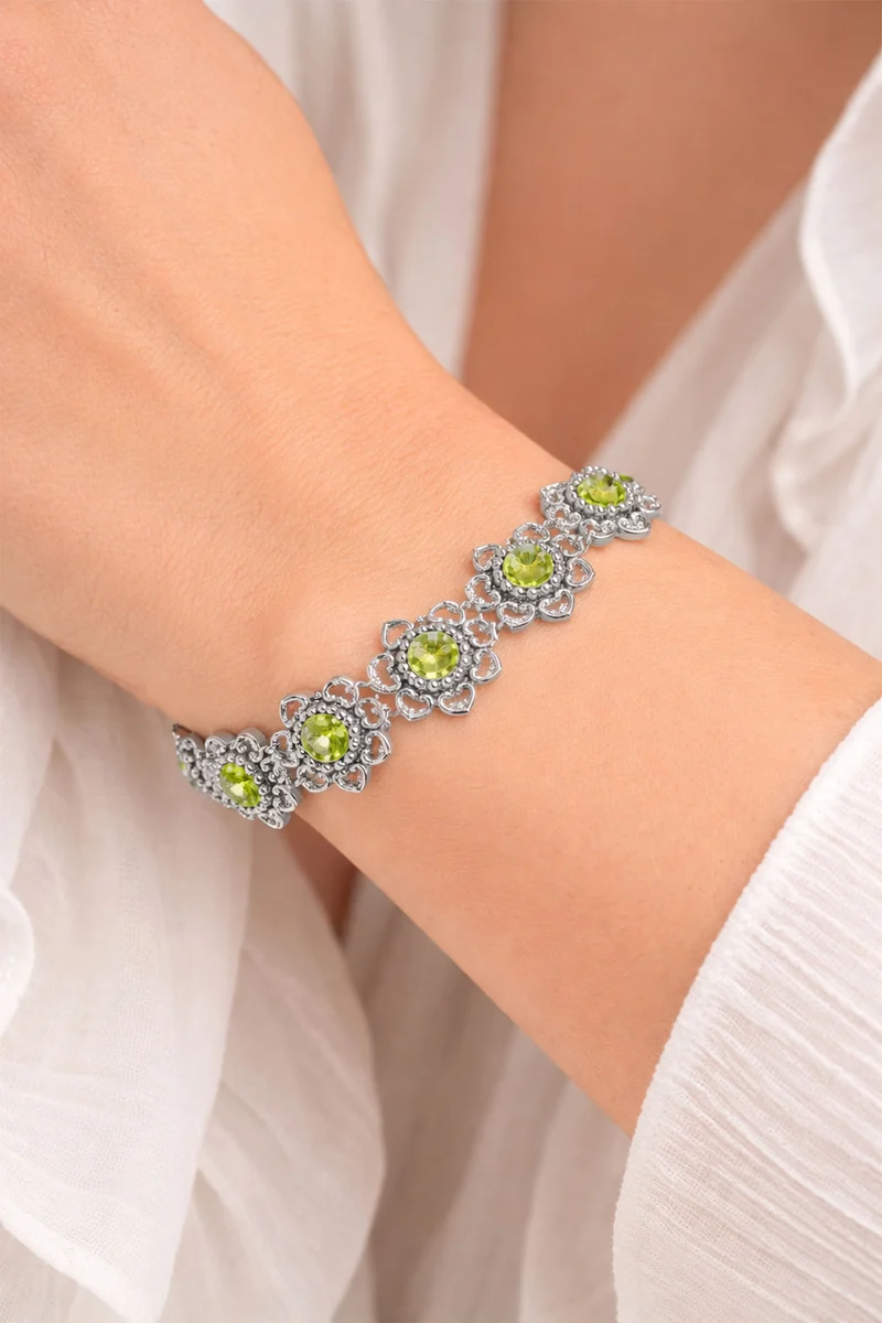 LUISIA® Armband "Leandra" mit Herzblüten und Premium Kristallen | Peridot / Apfelgrün