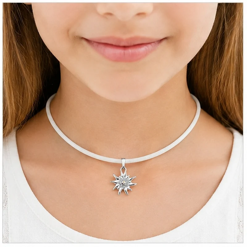 LUISIA® Kinder Halskette "Edelweiß" mit Kristallen von Swarovski® | Weiß
