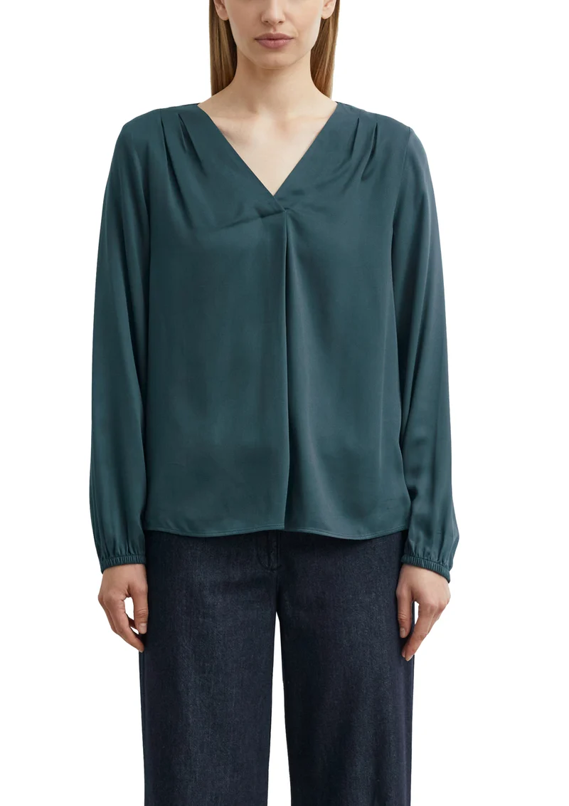 Viskosebluse mit Faltendetails