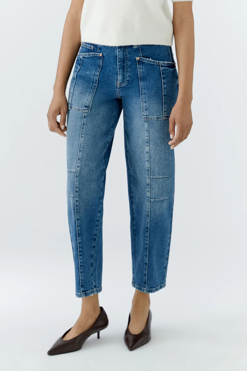 Jeans mit aufgesetzten Vordertaschen