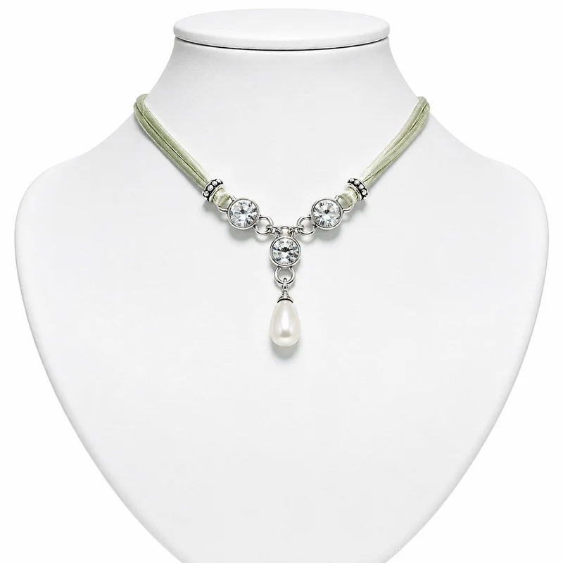 LUISIA® Halskette "Cami" mit Kristallen von Swarovski® und Perle | Lindgrün