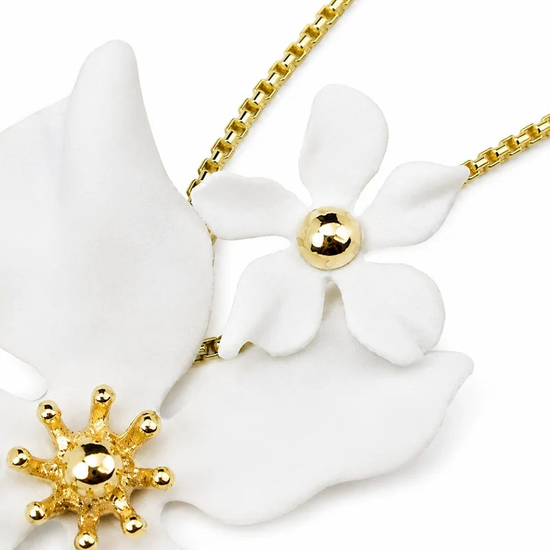 LUISIA® Halskette "Nelia" mit Blumen - 16 Karat vergoldet | Weiß