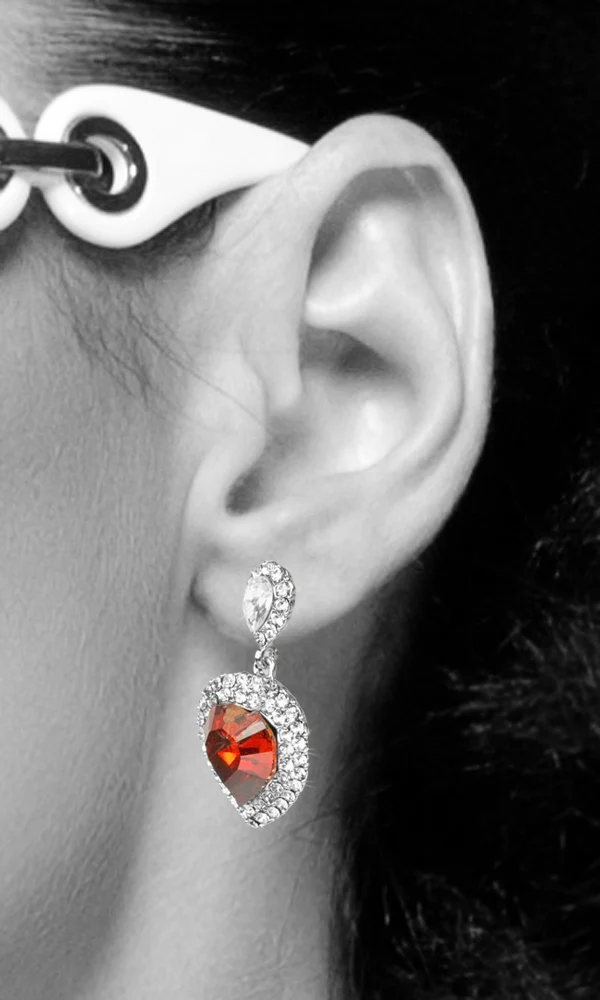 LUISIA® Ohrstecker Herz mit Premium Kristallen - Rot/Kristall