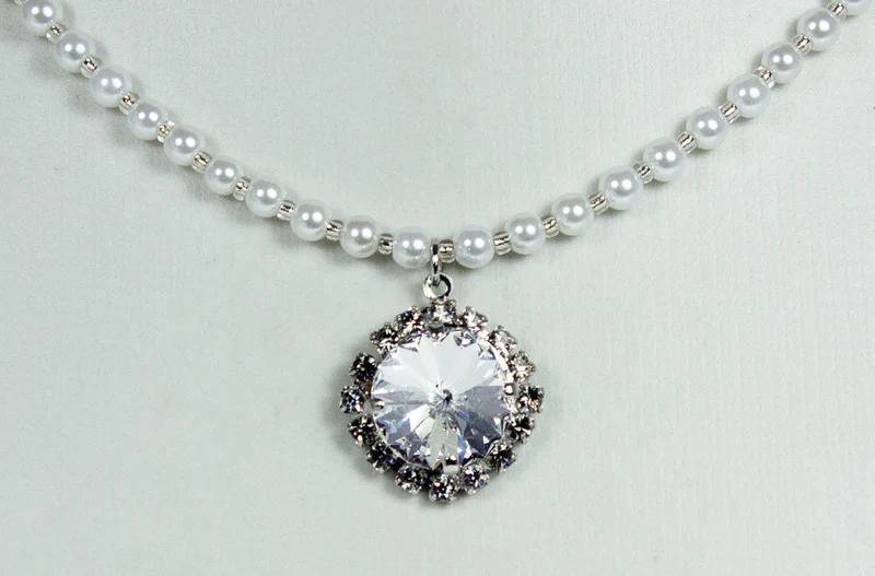 LUISIA® Perlencollier Kate mit Premium Kristall Anhänger