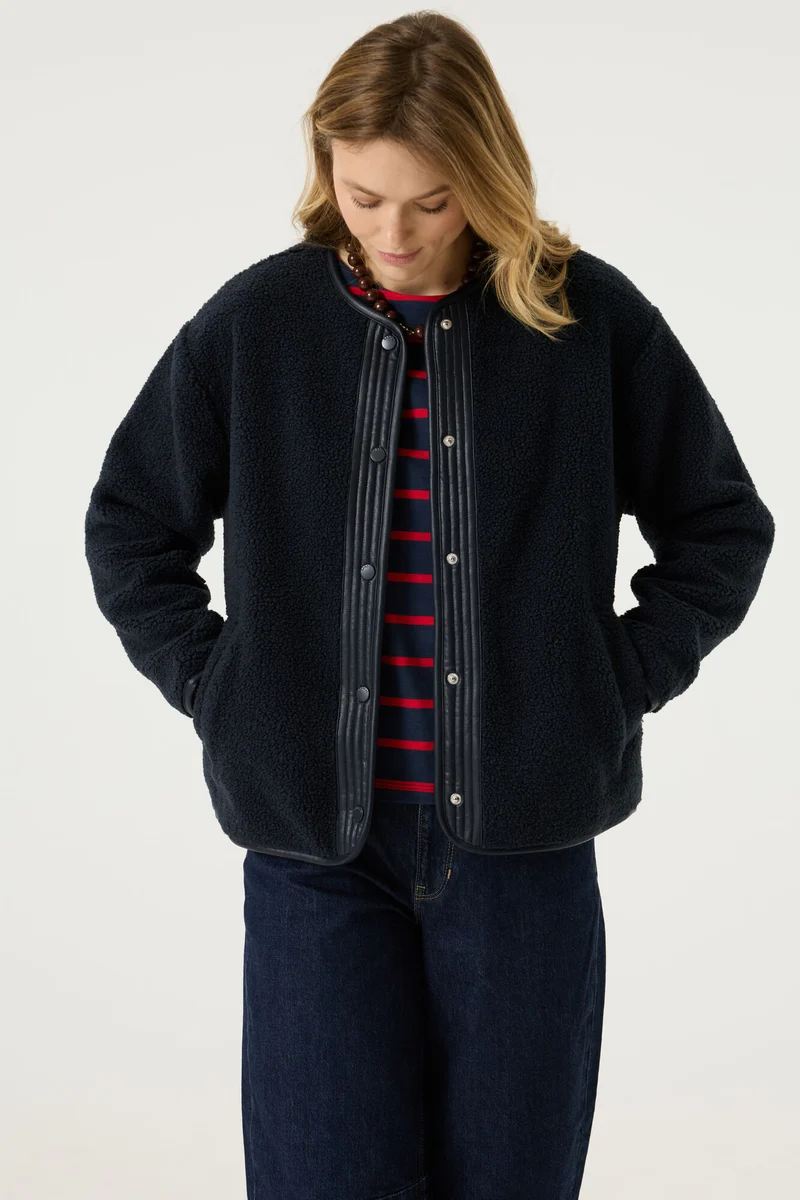 Teddyjacke mit Eingrifftaschen