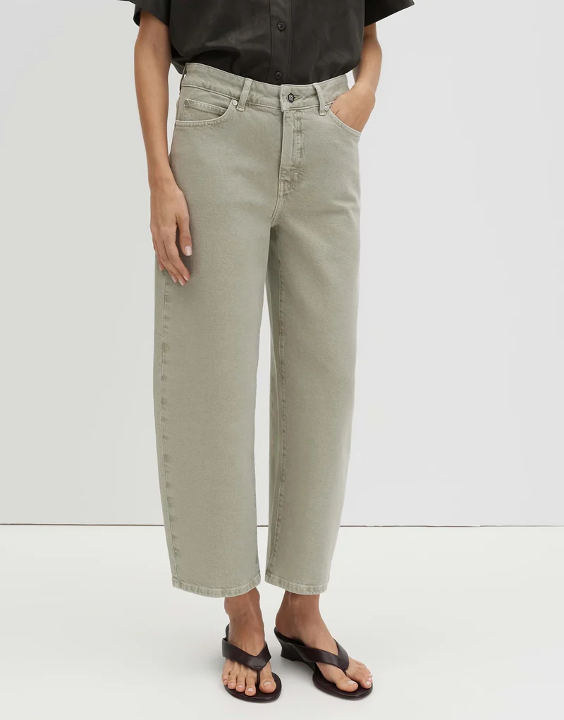 CORAH CURVED Cropped Jeans mit ovalem Beinverlauf