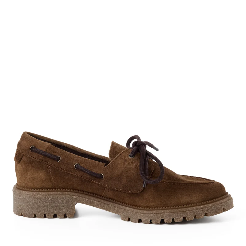 Ledermoccassin mit Bootsschuh-Vibes