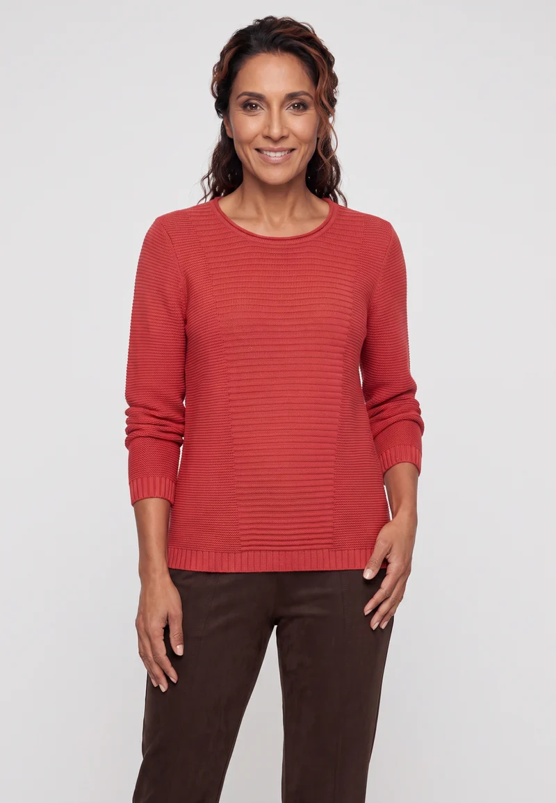 Strickpullover mit Rundhalsausschnitt und seitlichen Schlitzen