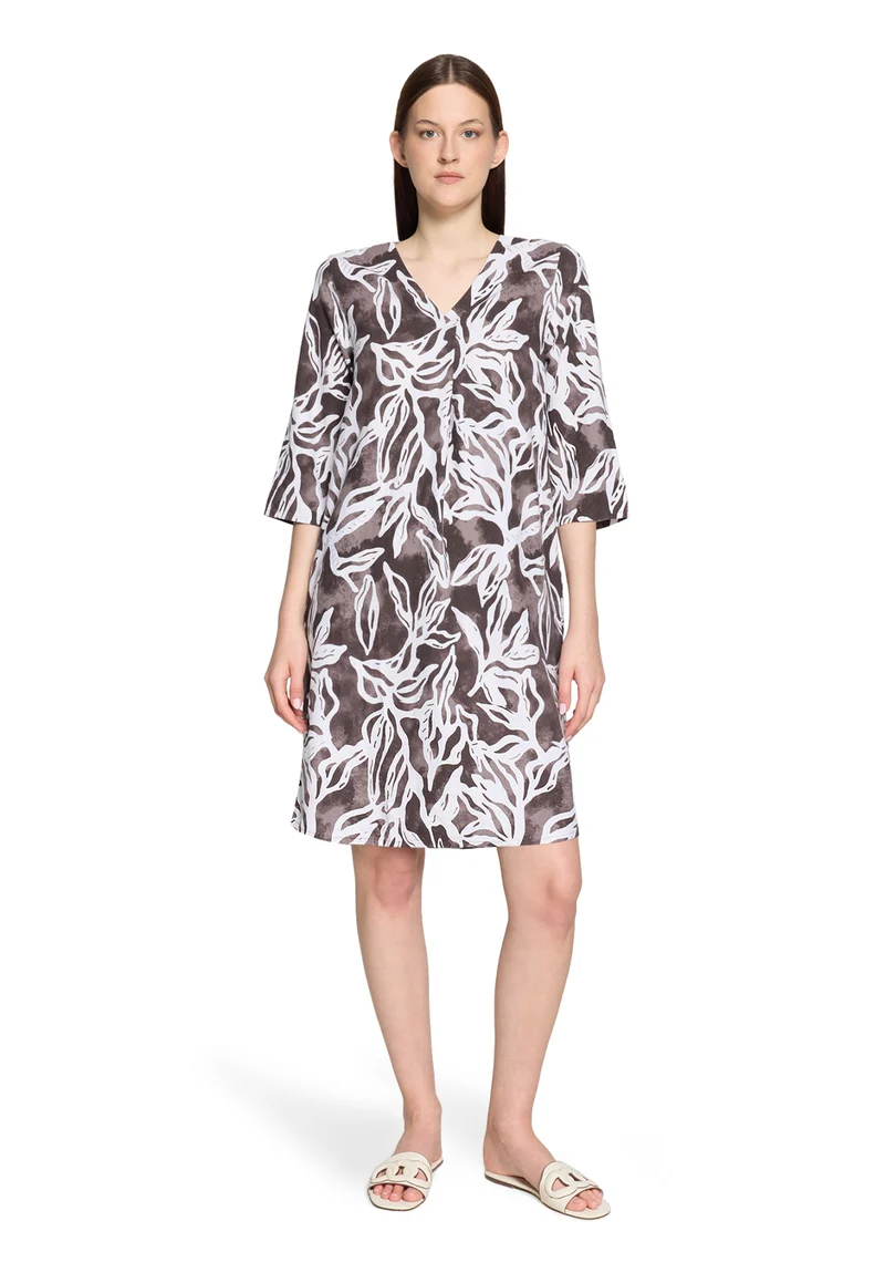 Sommerkleid aus Leinen-Viskose mit floralem Muster