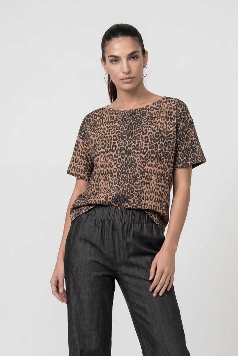 T-Shirt mit Leomuster aus Baumwoll-Modal-Mix