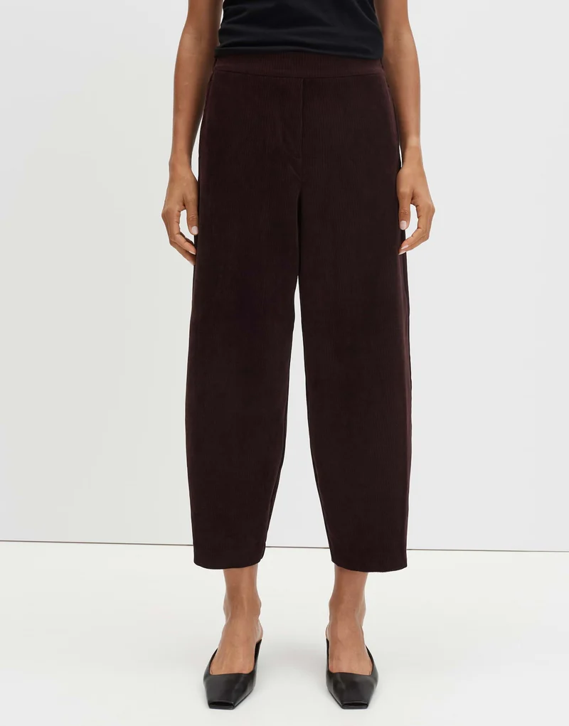 CISILIA CURVED CORDUROY Barrel Pants aus Feincord