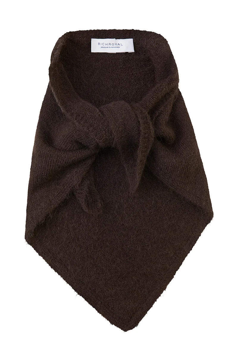 Soft-Touch Dreieckstuch mit Bouclé-Struktur
