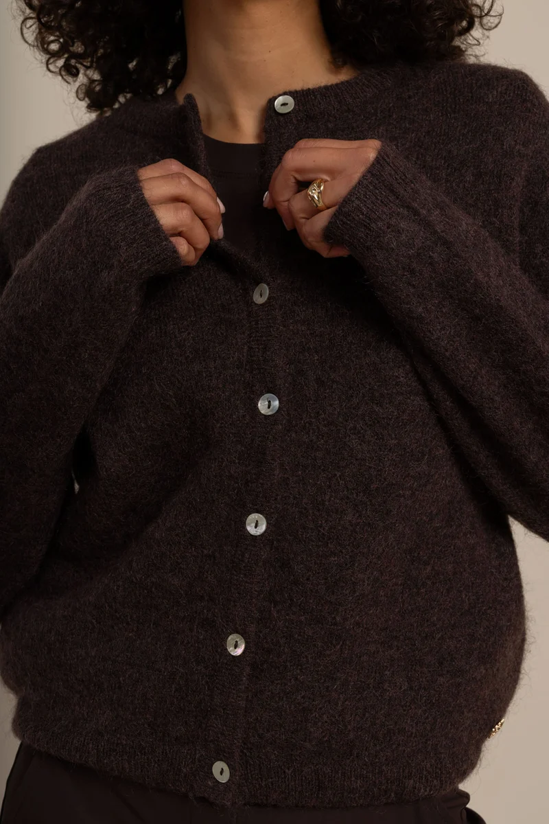 Mohair-Strickjacke mit Rundhalsausschnitt