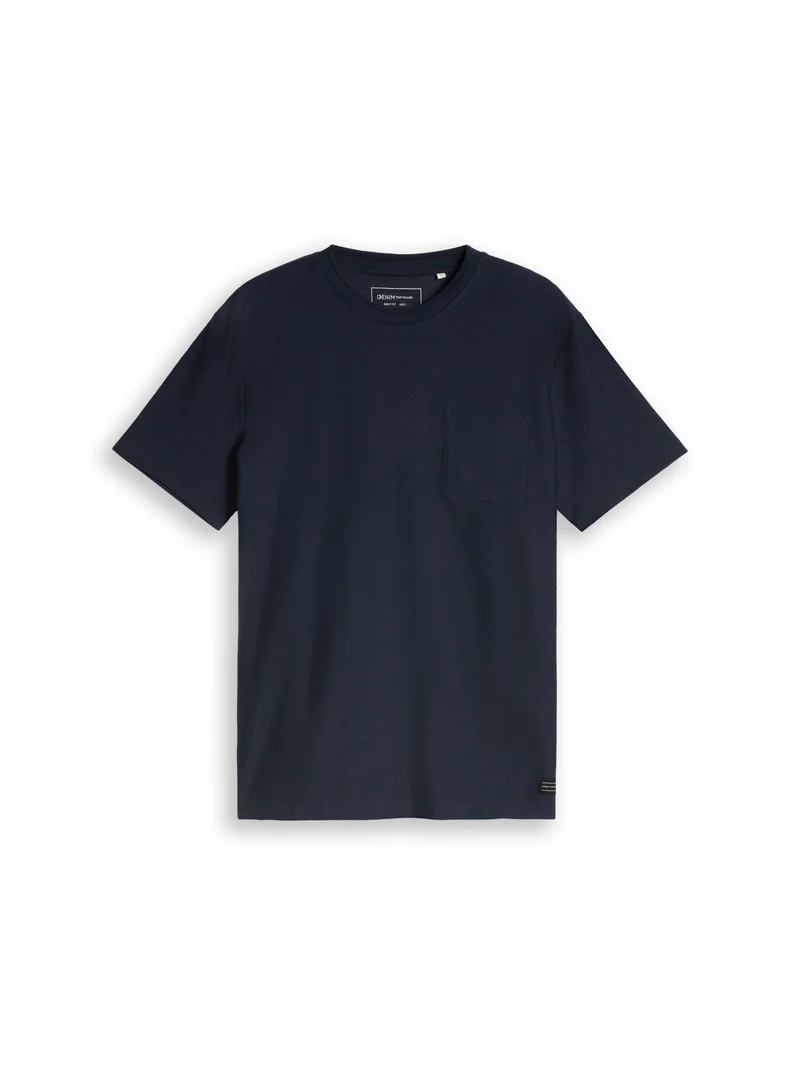 T-Shirt mit Brusttasche im Basic Fit