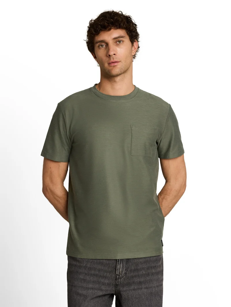 T-Shirt mit Brusttasche im Basic Fit