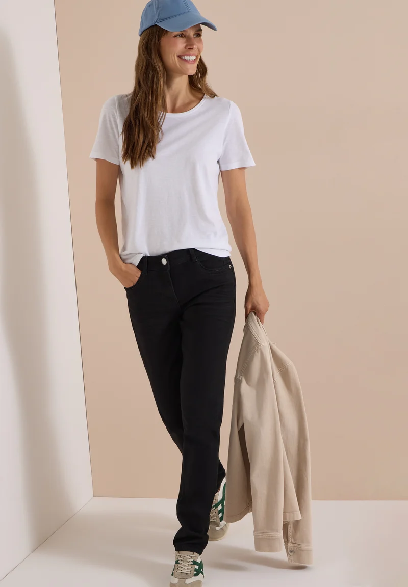 SCARLETT Mid Waist Straight Leg Jeans