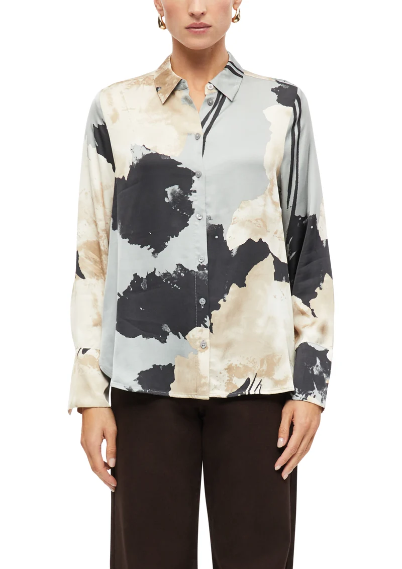 Bedruckte Satinbluse mit Hemdkragen