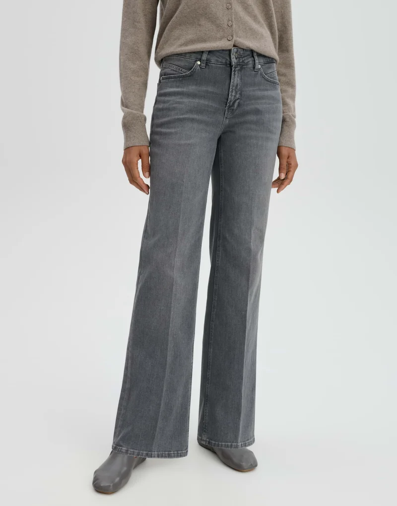 CARIE ICONIC Long Flared Jeans aus nachhaltigem Baumwollmix