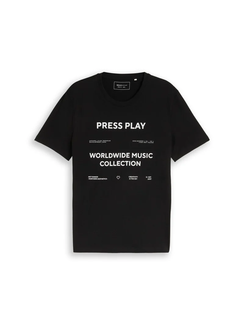 T-Shirt mit Brustprint in Basic Fit