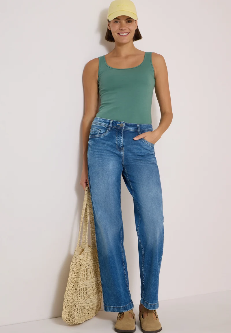 NEELE Wide Leg Jeans