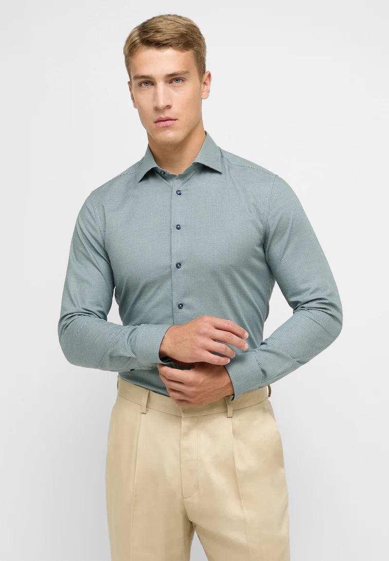 Langarm-Hemd in Slim Fit