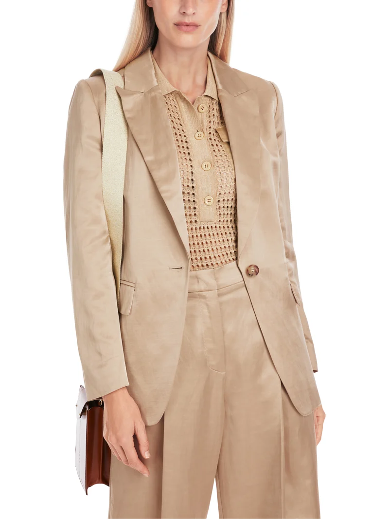 Körpernaher Blazer in Satin