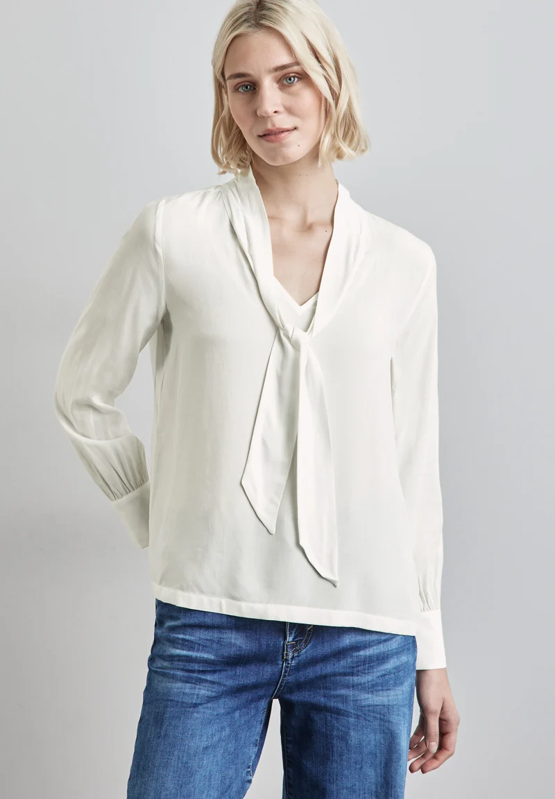 Bluse mit Schleife
