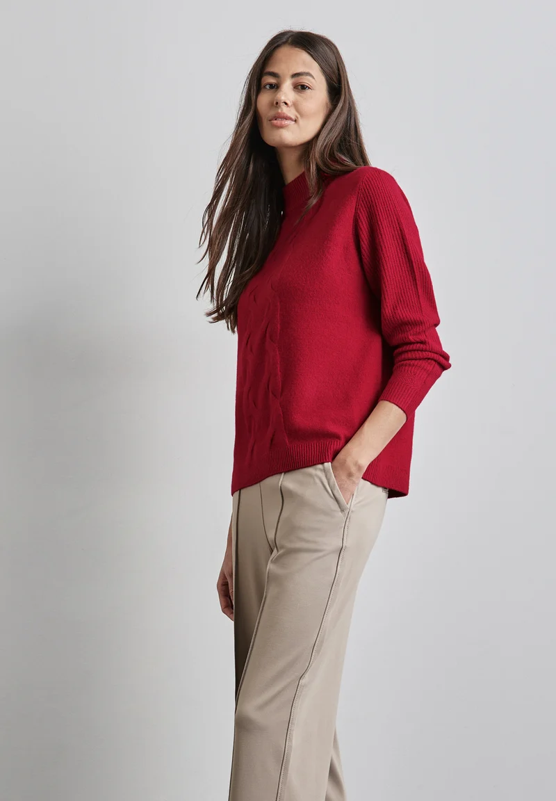 Pullover mit Strickmuster