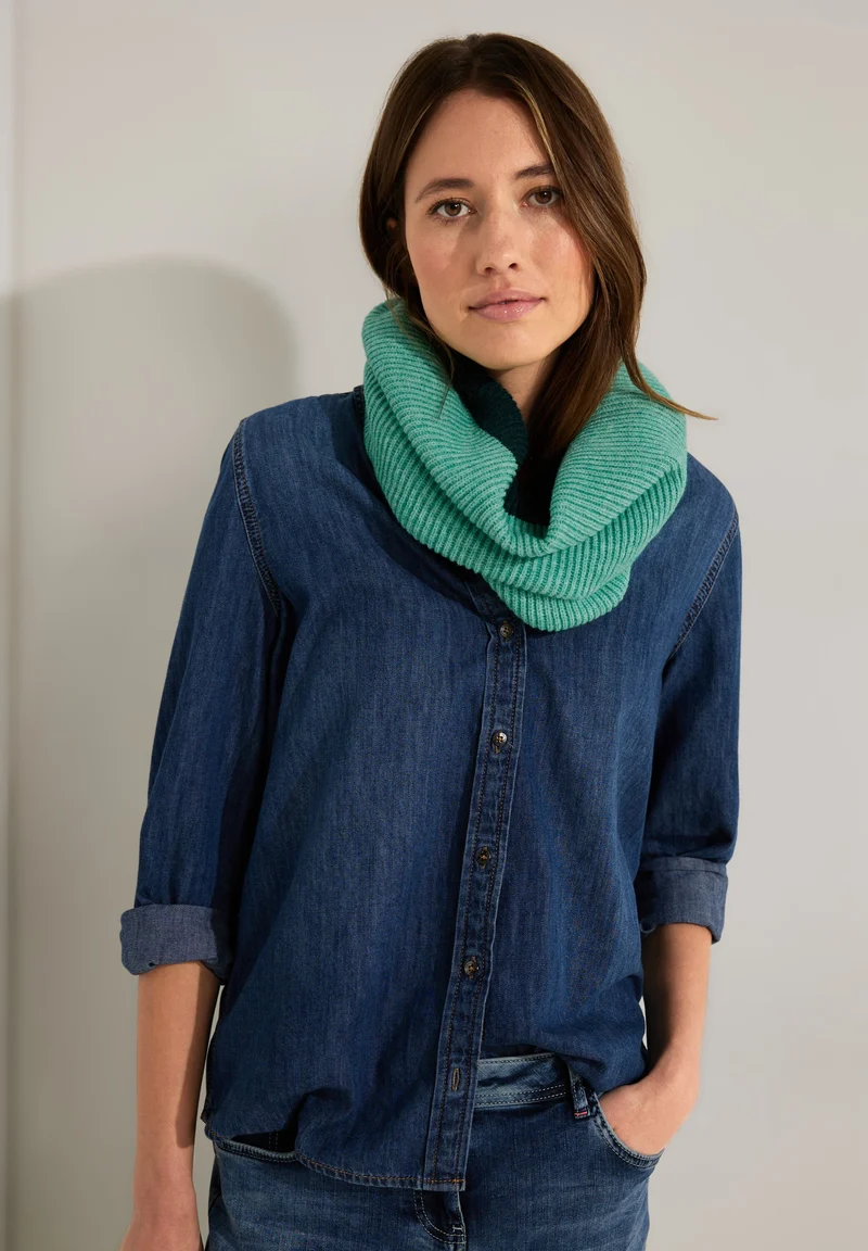 Gestrickter Loopschal