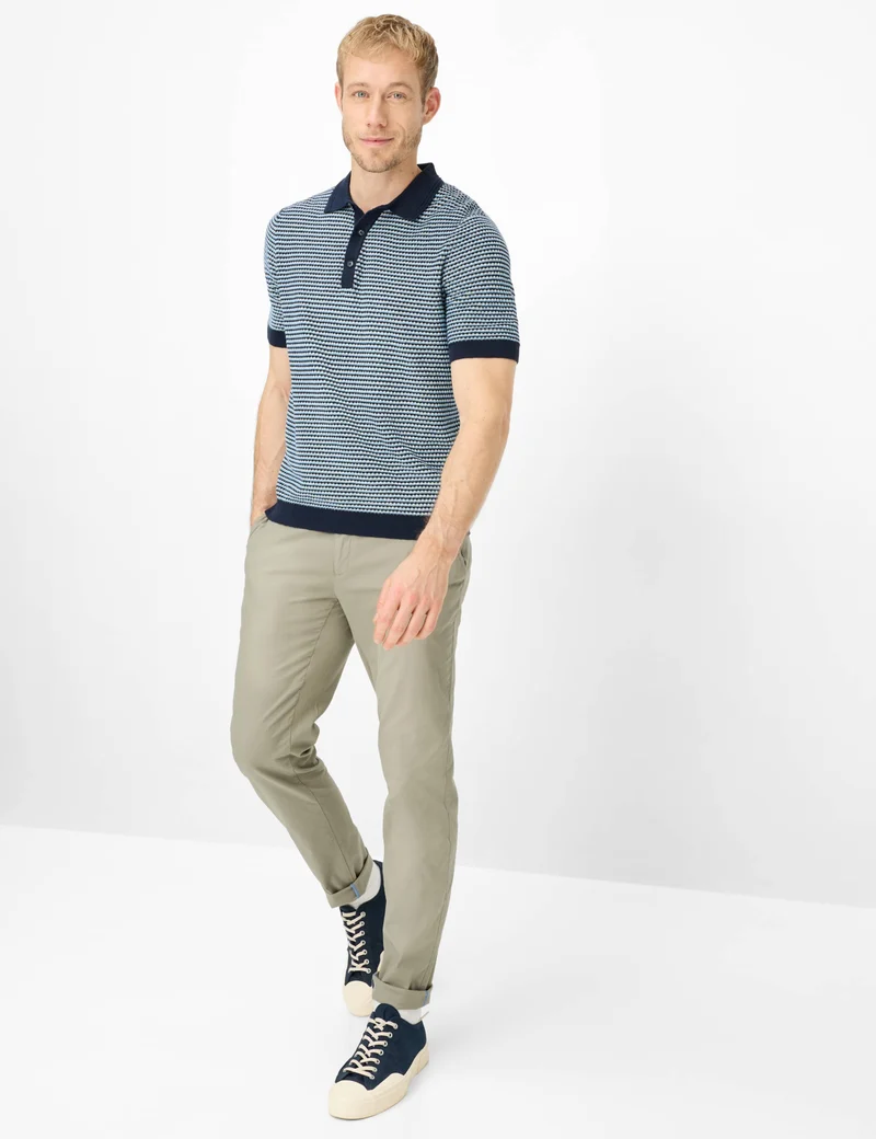FABIO In Chino-Hose in Jungle