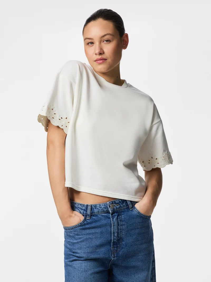 PCCHILLI Sweatshirt mit Lochstickerei