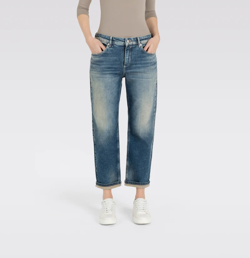 Straight-Fit Jeans