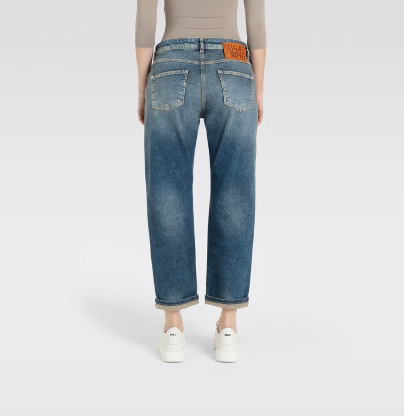 Straight-Fit Jeans