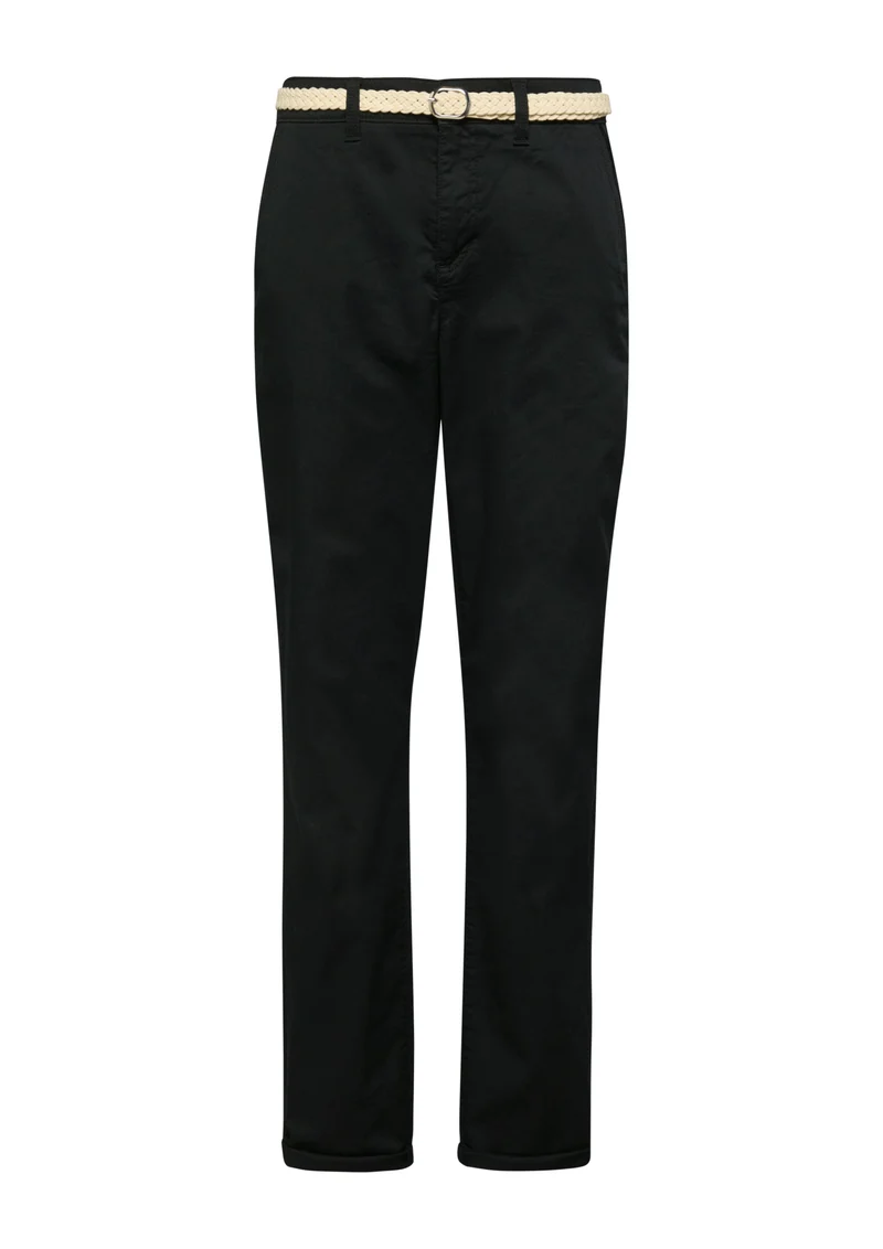 Gewaschene Chino mit Gürtel